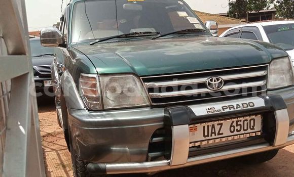 Gura Yakoze Toyota Land Cruiser Green Imodoka i Kampala mu Uganda Gura Yakoze Toyota Land Cruiser Green Imodoka i Kampala mu Uganda