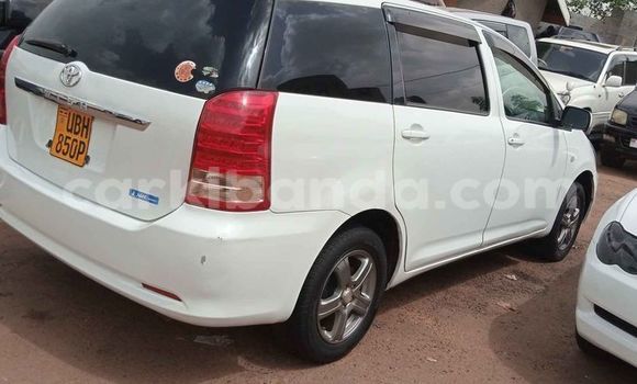 Gura Yakoze Toyota Wish White Imodoka i Kampala mu Uganda Gura Yakoze Toyota Wish White Imodoka i Kampala mu Uganda