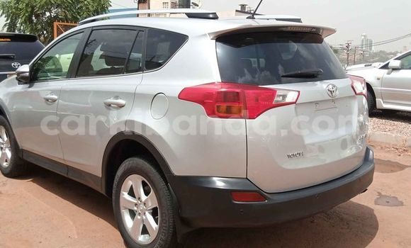 Gura Yakoze Toyota RAV4 Silver Imodoka i Kampala mu Uganda Gura Yakoze Toyota RAV4 Silver Imodoka i Kampala mu Uganda