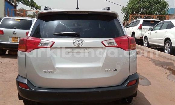 Gura Yakoze Toyota RAV4 Silver Imodoka i Kampala mu Uganda Gura Yakoze Toyota RAV4 Silver Imodoka i Kampala mu Uganda