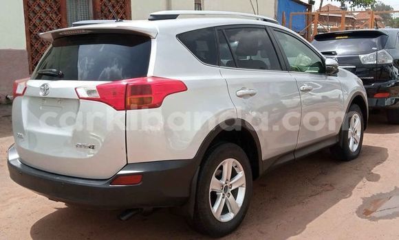 Gura Yakoze Toyota RAV4 Silver Imodoka i Kampala mu Uganda Gura Yakoze Toyota RAV4 Silver Imodoka i Kampala mu Uganda