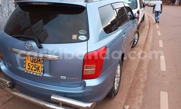 Gura Yakoze Toyota Fielder Blue Imodoka i Kampala mu Uganda Gura Yakoze Toyota Fielder Blue Imodoka i Kampala mu Uganda