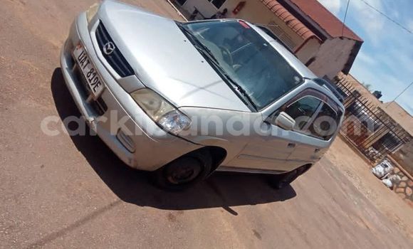 Gura Yakoze Mazda Demio Silver Imodoka i Kampala mu Uganda Gura Yakoze Mazda Demio Silver Imodoka i Kampala mu Uganda