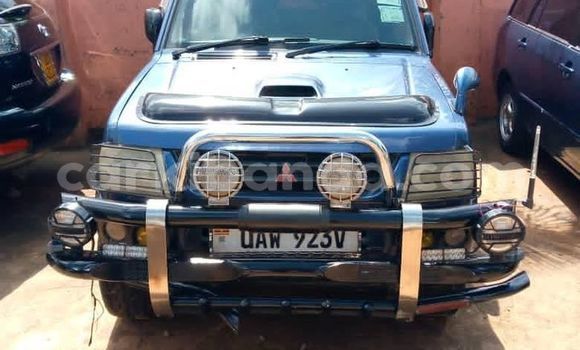 Gura Yakoze Mitsubishi Pajero Mini Blue Imodoka i Kampala mu Uganda Gura Yakoze Mitsubishi Pajero Mini Blue Imodoka i Kampala mu Uganda