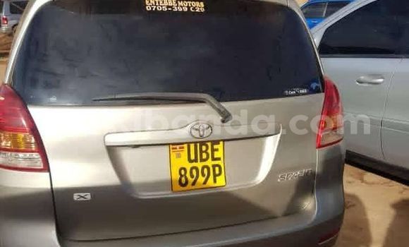 Gura Yakoze Toyota Spacio Silver Imodoka i Kampala mu Uganda Gura Yakoze Toyota Spacio Silver Imodoka i Kampala mu Uganda