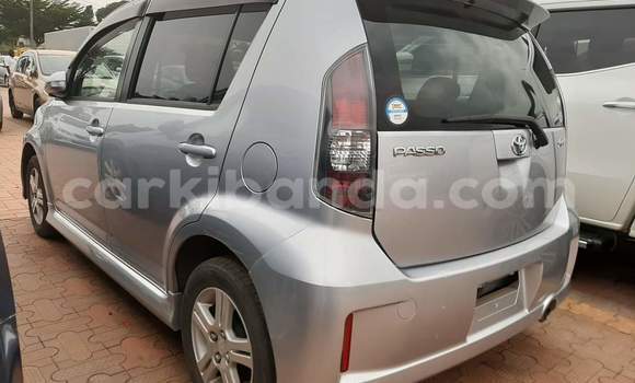 Nunua Ilio tumika Toyota Passo Fedha Gari ndani ya Kampala nchini Uganda Nunua Ilio tumika Toyota Passo Fedha Gari ndani ya Kampala nchini Uganda