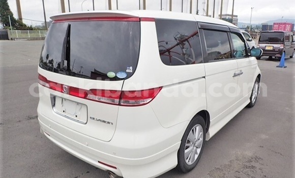 Gura Yakoze Honda Elysion White Imodoka i Kampala mu Uganda Gura Yakoze Honda Elysion White Imodoka i Kampala mu Uganda