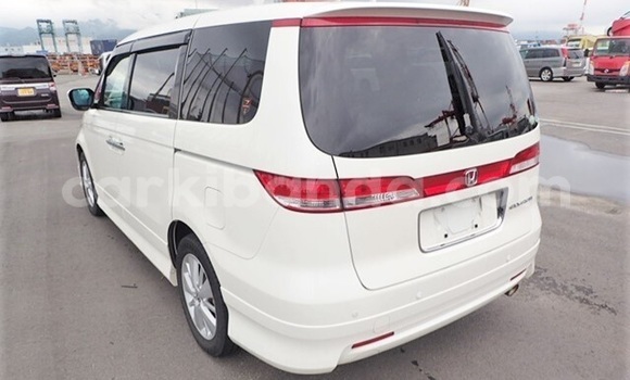 Gura Yakoze Honda Elysion White Imodoka i Kampala mu Uganda Gura Yakoze Honda Elysion White Imodoka i Kampala mu Uganda