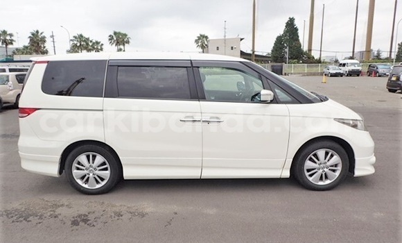 Gura Yakoze Honda Elysion White Imodoka i Kampala mu Uganda Gura Yakoze Honda Elysion White Imodoka i Kampala mu Uganda