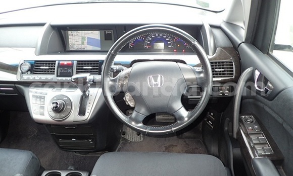 Gura Yakoze Honda Elysion White Imodoka i Kampala mu Uganda Gura Yakoze Honda Elysion White Imodoka i Kampala mu Uganda