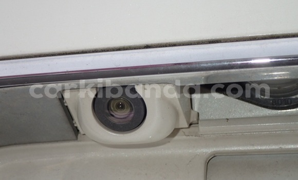 Gura Yakoze Honda Elysion White Imodoka i Kampala mu Uganda Gura Yakoze Honda Elysion White Imodoka i Kampala mu Uganda