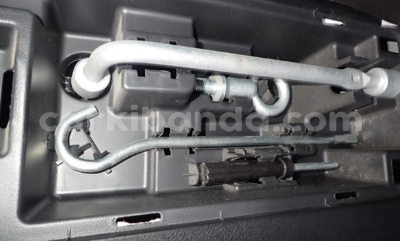 Gura Yakoze Honda Elysion White Imodoka i Kampala mu Uganda Gura Yakoze Honda Elysion White Imodoka i Kampala mu Uganda