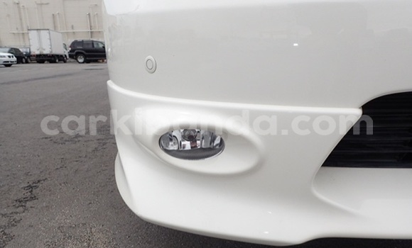 Gura Yakoze Honda Elysion White Imodoka i Kampala mu Uganda Gura Yakoze Honda Elysion White Imodoka i Kampala mu Uganda