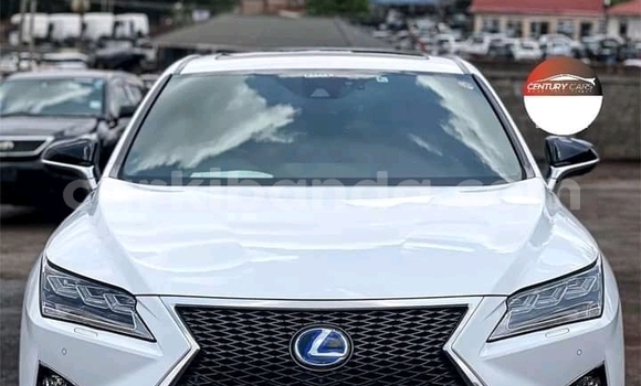 Nunua Ilio tumika Lexus RX Nyeupe Gari ndani ya Kampala nchini Uganda