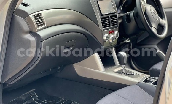 Acheter Occasion Voiture Subaru Forester Gris à Kampala, Ouganda Acheter Occasion Voiture Subaru Forester Gris à Kampala, Ouganda