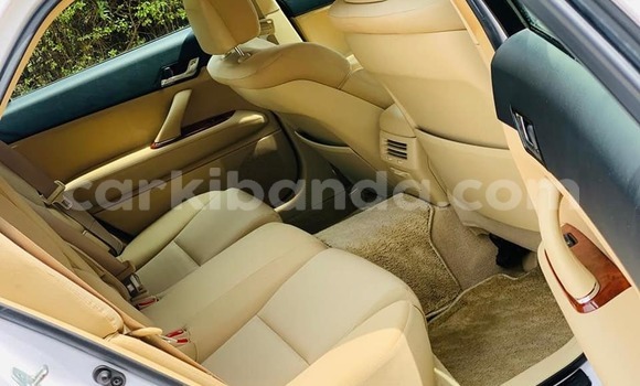 Acheter Occasion Voiture Toyota Mark X Blanc à Kampala, Ouganda Acheter Occasion Voiture Toyota Mark X Blanc à Kampala, Ouganda