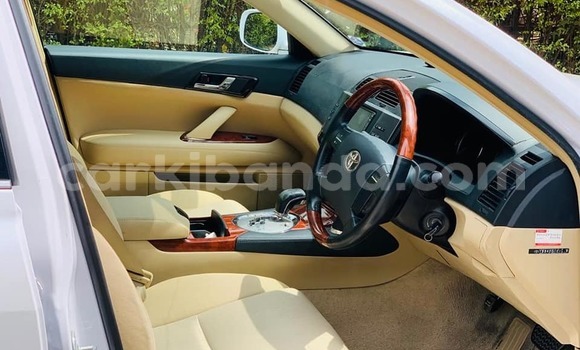 Acheter Occasion Voiture Toyota Mark X Blanc à Kampala, Ouganda Acheter Occasion Voiture Toyota Mark X Blanc à Kampala, Ouganda