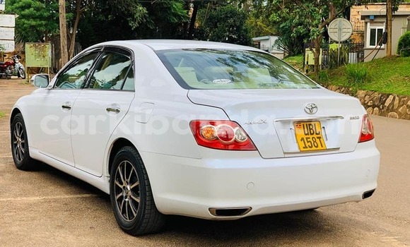 Acheter Occasion Voiture Toyota Mark X Blanc à Kampala, Ouganda Acheter Occasion Voiture Toyota Mark X Blanc à Kampala, Ouganda