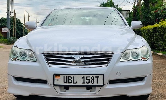 Acheter Occasion Voiture Toyota Mark X Blanc à Kampala, Ouganda Acheter Occasion Voiture Toyota Mark X Blanc à Kampala, Ouganda