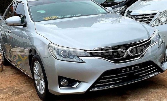 Gura Yakoze Toyota Mark X Silver Imodoka i Kampala mu Uganda Gura Yakoze Toyota Mark X Silver Imodoka i Kampala mu Uganda