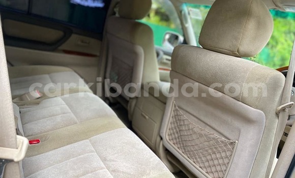 Acheter Occasion Voiture Toyota Land Cruiser Prado Blanc à Kampala, Ouganda Acheter Occasion Voiture Toyota Land Cruiser Prado Blanc à Kampala, Ouganda