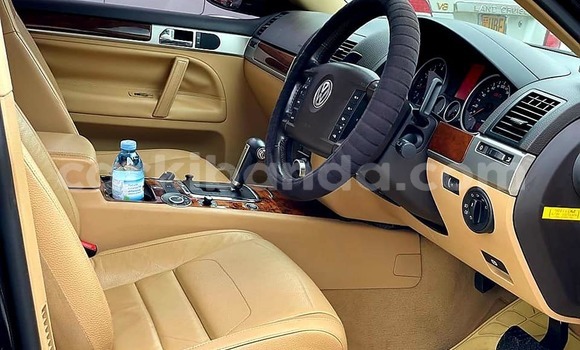 Acheter Occasion Voiture Volkswagen Touareg Noir à Kampala, Ouganda Acheter Occasion Voiture Volkswagen Touareg Noir à Kampala, Ouganda