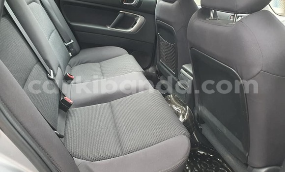 Acheter Occasion Voiture Subaru Legacy Gris à Kampala, Ouganda Acheter Occasion Voiture Subaru Legacy Gris à Kampala, Ouganda