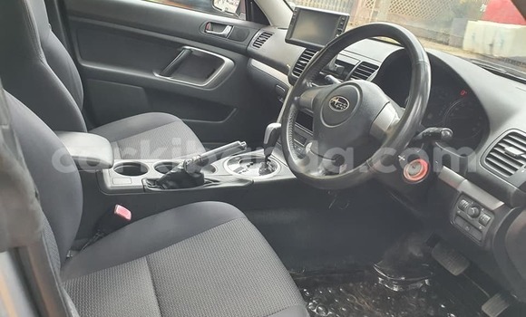 Acheter Occasion Voiture Subaru Legacy Gris à Kampala, Ouganda Acheter Occasion Voiture Subaru Legacy Gris à Kampala, Ouganda