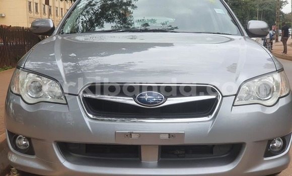 Acheter Occasion Voiture Subaru Legacy Gris à Kampala, Ouganda Acheter Occasion Voiture Subaru Legacy Gris à Kampala, Ouganda