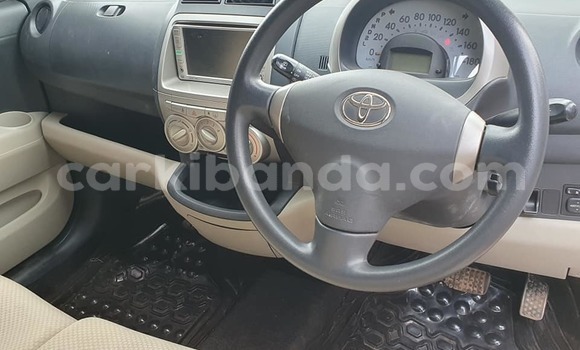 Acheter Occasion Voiture Toyota Passo Blanc à Kampala, Ouganda Acheter Occasion Voiture Toyota Passo Blanc à Kampala, Ouganda