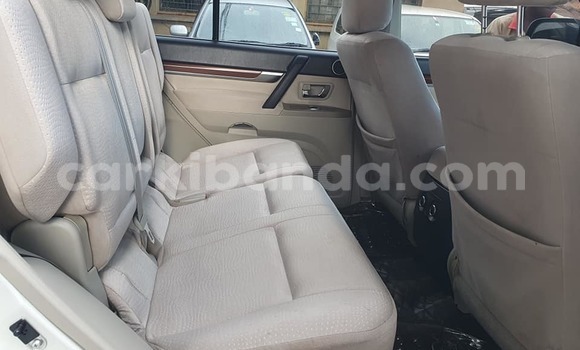 Acheter Occasion Voiture Mitsubishi Pajero Blanc à Kampala, Ouganda Acheter Occasion Voiture Mitsubishi Pajero Blanc à Kampala, Ouganda