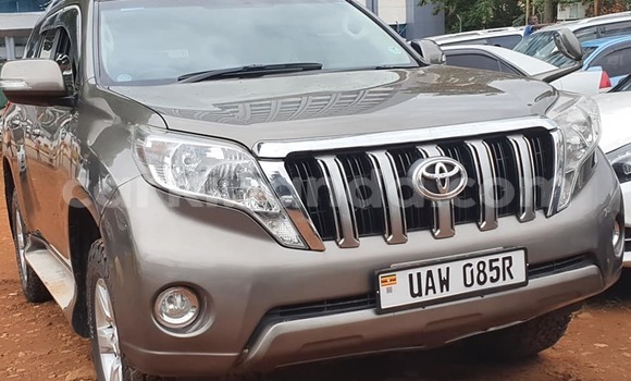Acheter Occasion Voiture Toyota Land Cruiser Prado Marron à Kampala, Ouganda