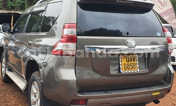 Acheter Occasion Voiture Toyota Land Cruiser Prado Marron à Kampala, Ouganda Acheter Occasion Voiture Toyota Land Cruiser Prado Marron à Kampala, Ouganda