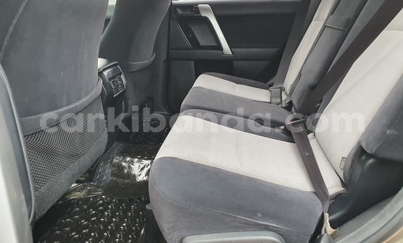 Acheter Occasion Voiture Toyota Land Cruiser Prado Marron à Kampala, Ouganda Acheter Occasion Voiture Toyota Land Cruiser Prado Marron à Kampala, Ouganda