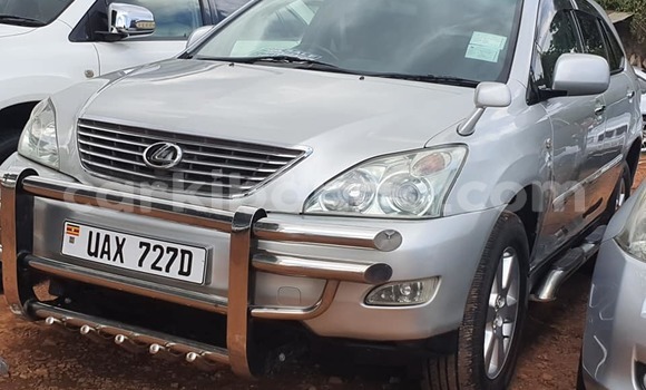 Nunua Ilio tumika Toyota Harrier Fedha Gari ndani ya Kampala nchini Uganda