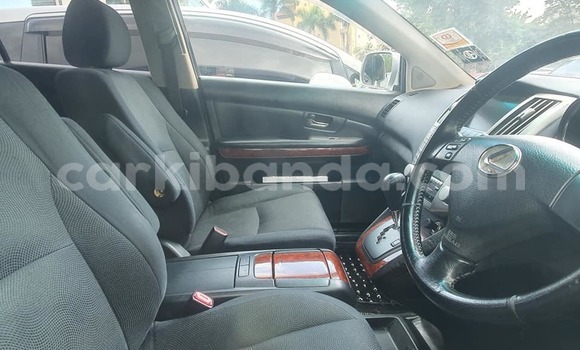 Acheter Occasion Voiture Toyota Harrier Gris à Kampala, Ouganda Acheter Occasion Voiture Toyota Harrier Gris à Kampala, Ouganda