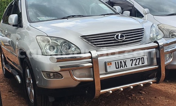 Acheter Occasion Voiture Toyota Harrier Gris à Kampala, Ouganda Acheter Occasion Voiture Toyota Harrier Gris à Kampala, Ouganda