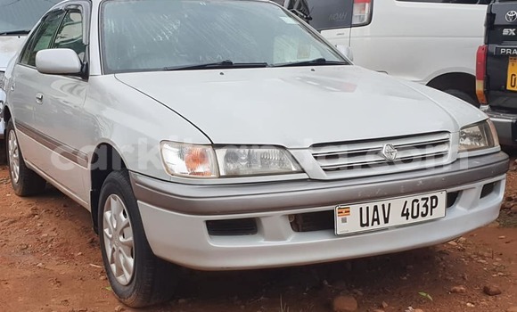 Acheter Occasion Voiture Toyota Premio Blanc à Kampala, Ouganda Acheter Occasion Voiture Toyota Premio Blanc à Kampala, Ouganda