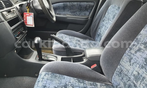 Acheter Occasion Voiture Toyota Premio Blanc à Kampala, Ouganda Acheter Occasion Voiture Toyota Premio Blanc à Kampala, Ouganda