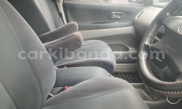 Acheter Occasion Voiture Toyota Nadia Gris à Kampala, Ouganda Acheter Occasion Voiture Toyota Nadia Gris à Kampala, Ouganda