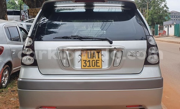 Acheter Occasion Voiture Toyota Nadia Gris à Kampala, Ouganda Acheter Occasion Voiture Toyota Nadia Gris à Kampala, Ouganda