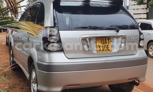 Acheter Occasion Voiture Toyota Nadia Gris à Kampala, Ouganda Acheter Occasion Voiture Toyota Nadia Gris à Kampala, Ouganda