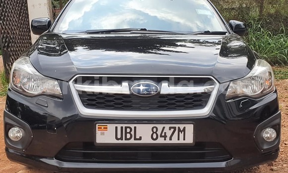 Gura Yakoze Subaru Impreza Black Imodoka i Kampala mu Uganda