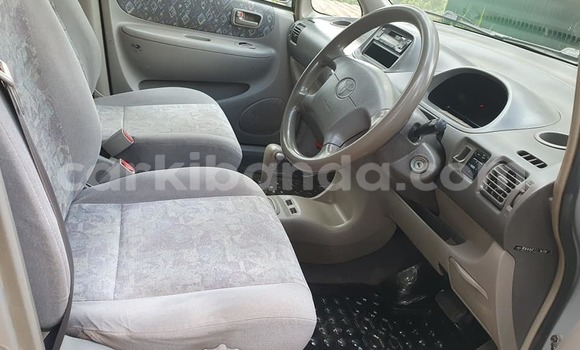 Acheter Occasion Voiture Toyota Spacio Gris à Kampala, Ouganda Acheter Occasion Voiture Toyota Spacio Gris à Kampala, Ouganda