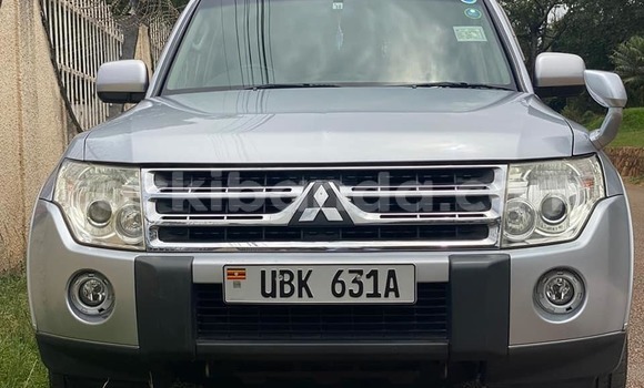Acheter Occasion Voiture Mitsubishi Pajero Gris à Kampala, Ouganda Acheter Occasion Voiture Mitsubishi Pajero Gris à Kampala, Ouganda