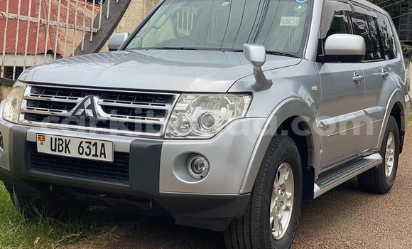 Acheter Occasion Voiture Mitsubishi Pajero Gris à Kampala, Ouganda Acheter Occasion Voiture Mitsubishi Pajero Gris à Kampala, Ouganda