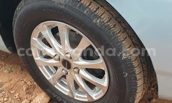 Acheter Occasion Voiture Toyota Spacio Bleu à Kampala, Ouganda Acheter Occasion Voiture Toyota Spacio Bleu à Kampala, Ouganda