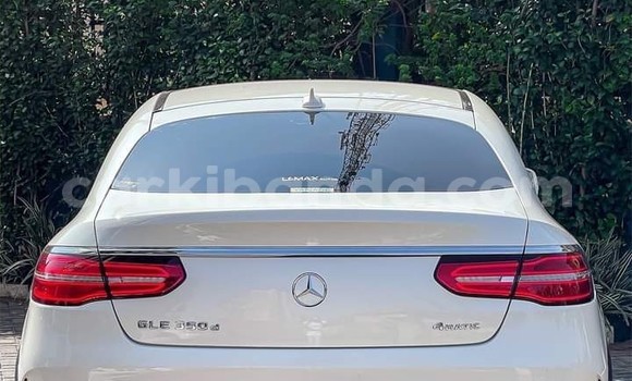 Gura Yakoze Mercedes‒Benz GLE White Imodoka i Kampala mu Uganda Gura Yakoze Mercedes‒Benz GLE White Imodoka i Kampala mu Uganda