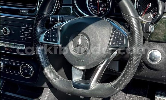 Gura Yakoze Mercedes‒Benz GLE White Imodoka i Kampala mu Uganda Gura Yakoze Mercedes‒Benz GLE White Imodoka i Kampala mu Uganda