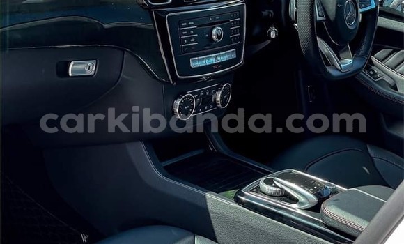 Gura Yakoze Mercedes‒Benz GLE White Imodoka i Kampala mu Uganda Gura Yakoze Mercedes‒Benz GLE White Imodoka i Kampala mu Uganda